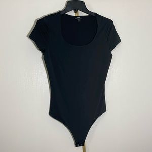 Express size M short sleeve black bodysuit
